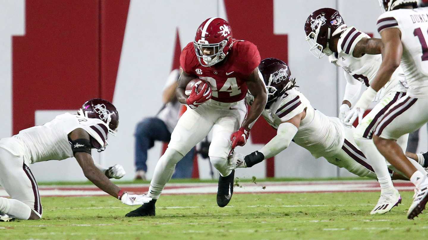 Alabama's RB Sanders in Stable Condition After Car Accident Nick Saban said Sanders has "non-life-threatening injuries" after being involved in a car accident.  NOVEMBER 7, 2020 • SI.COM