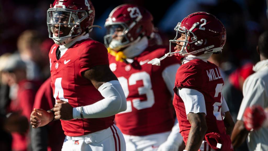 ESPN names TV announcers for Alabama-Michigan ReliaQuest Bowl showdown