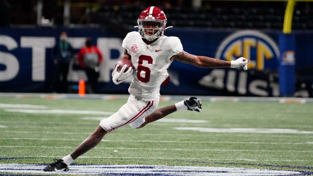 Alabama, Notre Dame ready for relocated Rose Bowl clash The unbeaten Crimson Tide are in a familiar position despite the chaos of playing during the pandemic, while Notre Dame gets another playoff…  JANUARY 1, 2021 • DAILYNEWS.COM