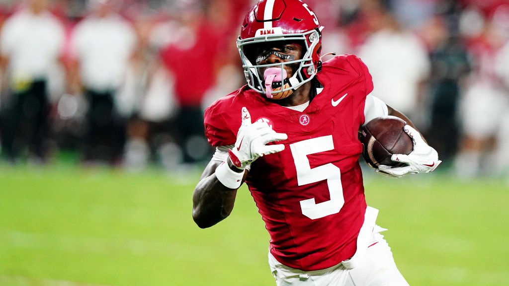 Alabama wide receiver announces return for 2025 season