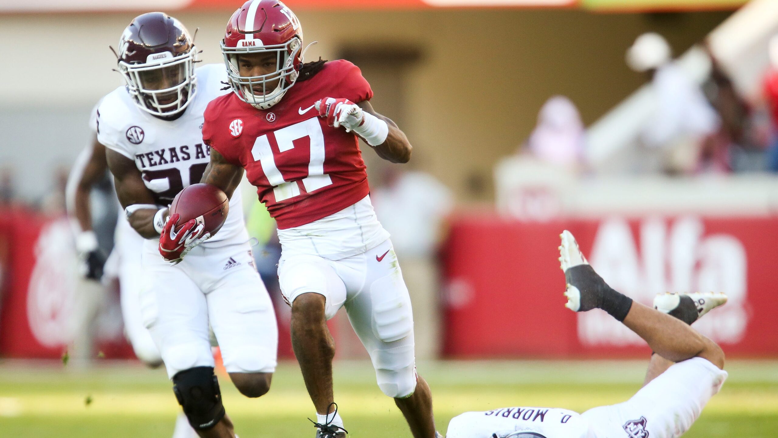 Jaylen Waddle returning to Alabama practice ahead of title game against Ohio State Alabama wide receiver Jaylen Waddle is working his way to potential availability for the College Football Playoff after his ankle injury.  JANUARY 5, 2021 • USATODAY.COM