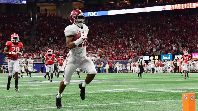 What happened to Jaylen Waddle? Injury derailed Alabama star's promising season Alabama star wide receiver Jaylen Waddle suffered a season-ending injury on Oct. 24 while returning the opening kickoff against Tennessee.  JANUARY 1, 2021 • SPORTINGNEWS.COM