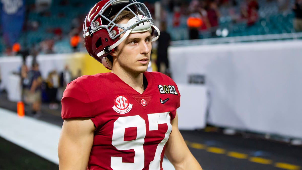 Former Alabama kicker announces transfer to SEC school Former Alabama place kicker Joseph Bulovas played for the Crimson Tide in 2018 and 2019, but has now announced where he will finish his coll…  FEBRUARY 14, 2021 • USATODAY.COM