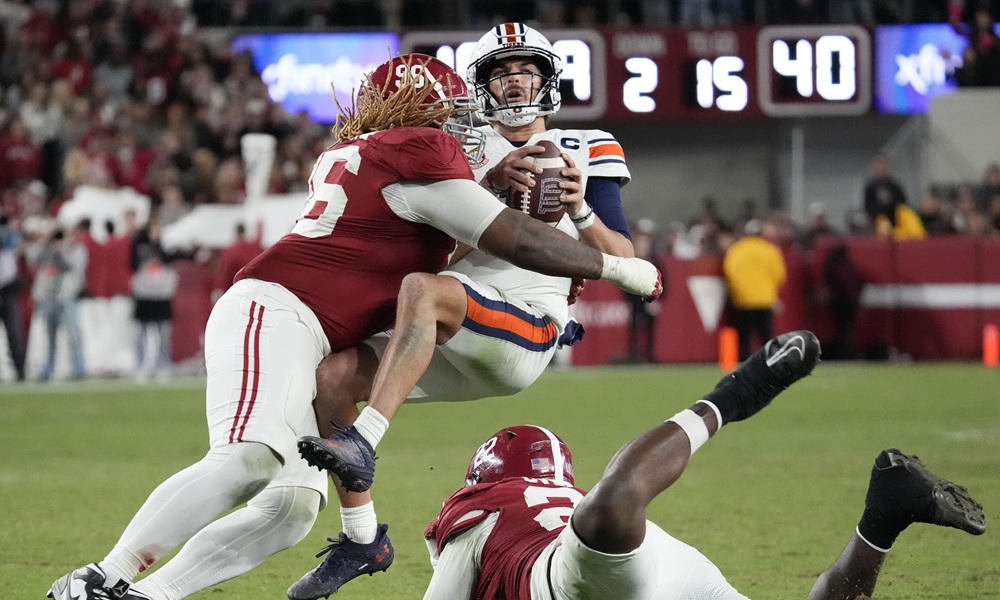Jackson Arnold says Auburn players are punished for wearing red