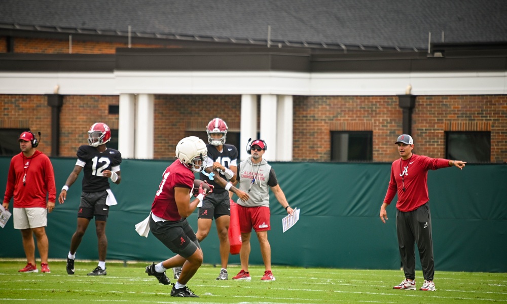 Ryan Grubb highlights Alabama tight end providing depth, freshman showing physicality